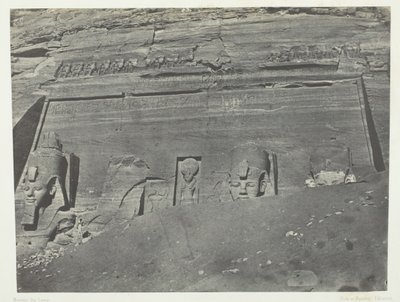 इब्सामबौल, जनरल व्यू ऑफ़ द ग्रेट स्पियोस ऑफ़ फ़्रे, नूबिया, 184951, 1852 मुद्रित। द्वारा मैक्सिम डू कैंप