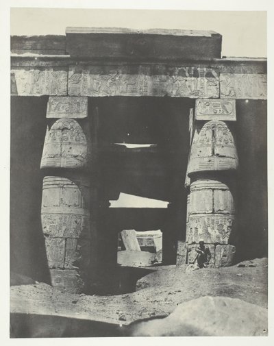 कर्णक, खोन्स के मंदिर का पोर्टिको, थेब्स, 184951, 1852 में छपा। द्वारा मैक्सिम डू कैंप