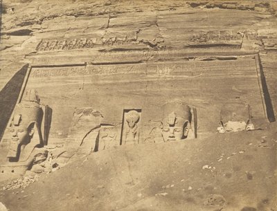 मार्च 1850 में Abousemblil में Spéos de Phré के अग्रभाग का दृश्य। द्वारा मैक्सिम डू कैंप