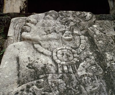 घर ए में चोरी, महल में आंगन 2 द्वारा माया