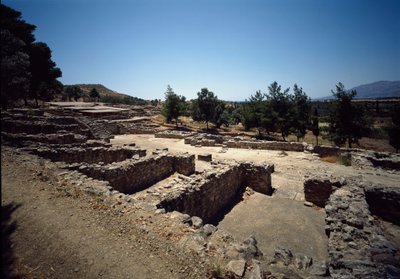 मिनोअन सभ्यता: हाघिया ट्रायडा की साइट के खंडहरों का दृश्य, 2000-1400 ई.पू. द्वारा Minoan