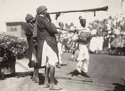 फासीवादी युग में 'बिल्डिंग ए एम्पायर': एबिसिनियन संगीतकार, 09/05/1936 (बी/डब्ल्यू फोटो) द्वारा मोडेस्टिनो बाल्डिनेटी