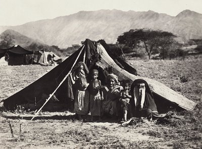 फासीवादी युग में 'बिल्डिंग ए एम्पायर': एक रसियाडा परिवार, 09/05/1936 (बी/डब्ल्यू फोटो) द्वारा मोडेस्टिनो बाल्डिनेटी