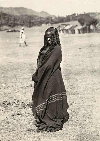 फासीवादी युग में 'बिल्डिंग ए एम्पायर': एक हबाब महिला, 09/05/1936 (बी/डब्ल्यू फोटो) द्वारा मोडेस्टिनो बाल्डिनेटी