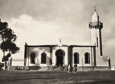 फासीवादी युग में 'बिल्डिंग ए एम्पायर': अस्मारा की मस्जिद, 09/05/1936 (बी/डब्ल्यू फोटो) द्वारा मोडेस्टिनो बाल्डिनेटी