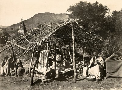 फासिस्ट युग में 'बिल्डिंग ए एम्पायर': वीमेन इंटेंट ऑन वीविंग, 09/05/1936 (बी/डब्ल्यू फोटो) द्वारा मोडेस्टिनो बाल्डिनेटी