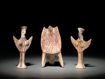 साई फिगर, सिटिंग फिगर वाला सिंहासन, और साई फिगर, c.1300-1200 BC (टेराकोटा) द्वारा Mycenaean