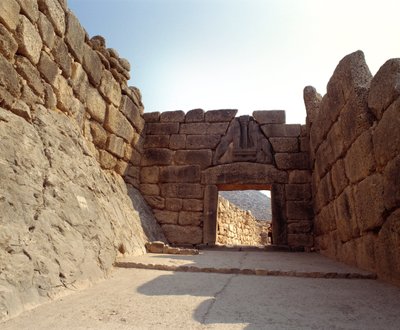 ग्रीस के मायसीन शहर में शेरों के द्वार का दृश्य द्वारा Mycenaean