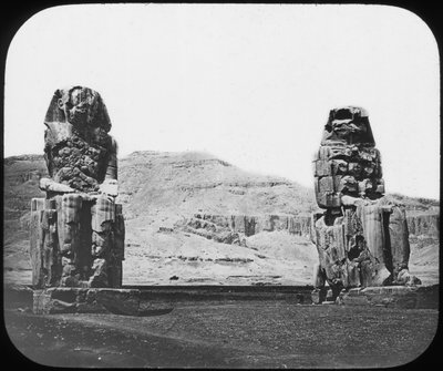 कोलोनी ऑफ मेमन, लक्सर थेब्स, मिस्र, c1890 द्वारा न्यूटन और सह
