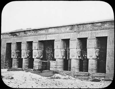 हैथोर, डेंडेरा, मिस्र का मंदिर, c1890। द्वारा न्यूटन और सह