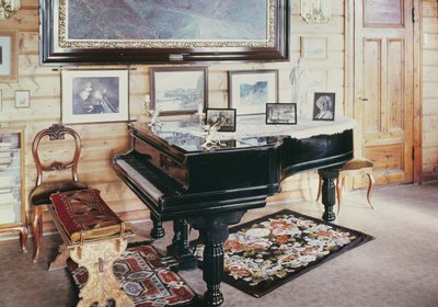 एडवर्ड ग्रिग के घर में रहने का कमरा (1843-1907) द्वारा Norwegian School