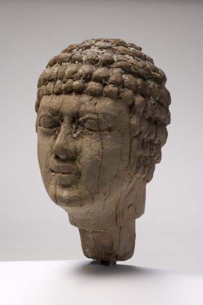 एक आदमी का सिर (लकड़ी) (249004-6 भी देखें) द्वारा Old Kingdom Egyptian