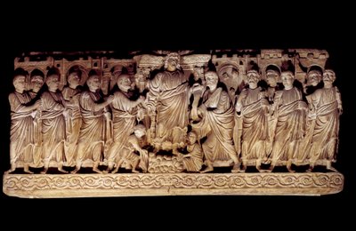 पुरापाषाण कला: नक्काशीदार ताबूत जो धर्मोपदेशकों के साथ मसीह का प्रतिनिधित्व करते हैं। रोम में सेंट पीटर के बेसिलिका से, एनीसी की समाधि। 390-400 ई. पेरिस, लौवर संग्रहालय द्वारा पेलियो ईसाई
