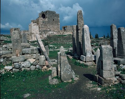 क्रूसेडर किला और ओबिलिस्क का मंदिर द्वारा फोनीशियन Phoenician
