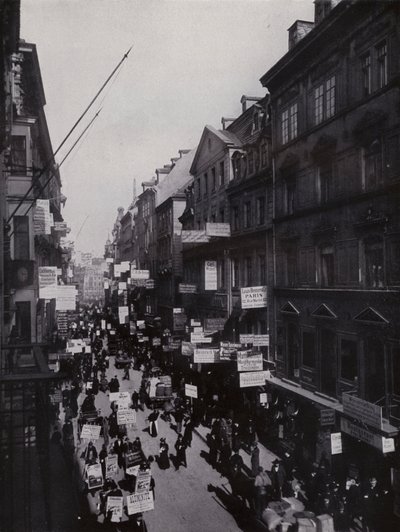 लीपज़िग: पीटर्सस्ट्रैस मेले के दौरान (बी/डब्ल्यू फोटो) द्वारा फ़ोटोग्राफ़र जर्मन
