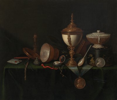 स्टिल लाइफ विथ ऑस्ट्रिच एग कप एंड द व्हिटफील्ड हेयरलूम्स, c. 1670. द्वारा पीटर गेरिट्स वैन रोस्ट्रेटेन