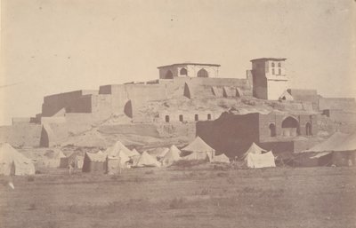 [सुल्तानिये के परिवेश में एक फारसी गढ़], 1840-60 के दशक। द्वारा संभवतः लुइगी पेस द्वारा।