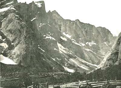 ट्रोलटिंडेन पर्वत, होर्गहेम, नॉर्वे, 1895। द्वारा पोल्टन और सह