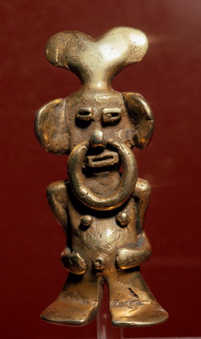 Precolombian कला, Quimbaya सभ्यता (कोलंबिया): मानव नाक में एक अंगूठी के साथ एक आदमी को दर्शाती मानवरूपी सोने की मूर्ति। 400-1400 ई. बोगोटा, म्यूजियो डी ओरो, कोलंबिया द्वारा पूर्व कोलंबियन पूर्व कोलंबियन