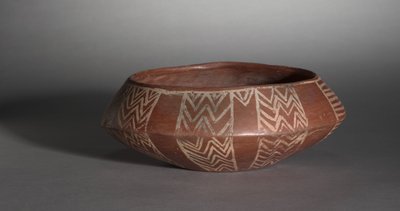 कछुए और सूर्य के साथ व्हाइट क्रॉस-लाइनेड बाउल, c.4000-3400 ईसा पूर्व द्वारा मिस्र का पूर्ववर्ती काल