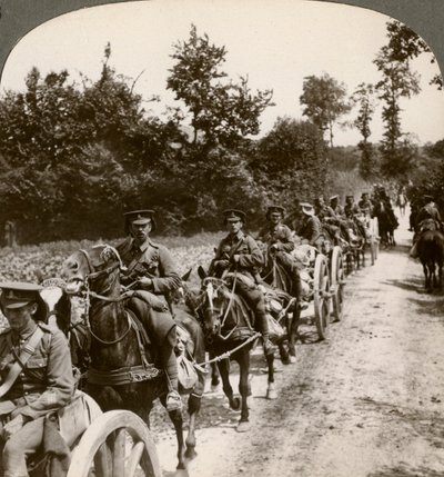 प्रथम विश्व युद्ध, 1914-1918 में आरक्षित गोला-बारूद को लाना। द्वारा यथार्थवादी यात्रा प्रकाशक