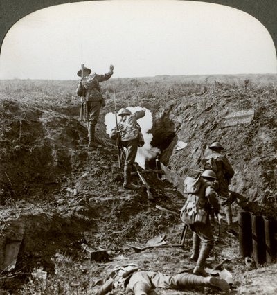 ब्रिटिश सैनिकों ने हिंडनबर्ग लाइन, प्रथम विश्व युद्ध, 1917-1918 पर हमला किया। द्वारा यथार्थवादी यात्रा प्रकाशक
