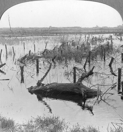 Nieuwpoort, बेल्जियम, प्रथम विश्व युद्ध, c1914-c1918 में स्लिप और कांटेदार तार द्वारा यथार्थवादी यात्रा प्रकाशक