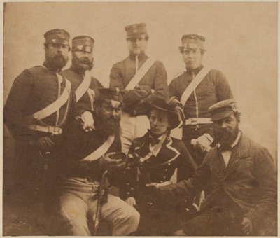 दो अधिकारियों और कैंटीनियर, क्रीमिया, 1855 के साथ चार लोग द्वारा रोजर फेंटन