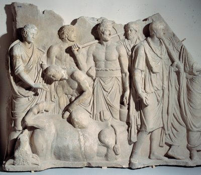फोरम ट्रोजन से मार्बल रिलीफ: हारुस्पाइस का दृश्य (डेविन एट्रस्क) पुजारी और शराब के साथ एक बैल की आंतों से परामर्श करता है। मंद। 0,6x2 मी. लगभग १२० ईस्वी पेरिस, लौवर संग्रहालय द्वारा उपन्यास