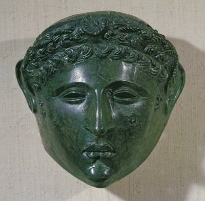 Hirchova, रोमानिया से एक परेड हेलमेट से मुखौटा, (कांस्य) द्वारा Roman