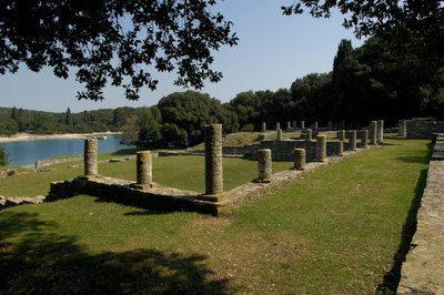 Verige Bay, Brijuni, क्रोएशिया में रोमन विला द्वारा उपन्यास