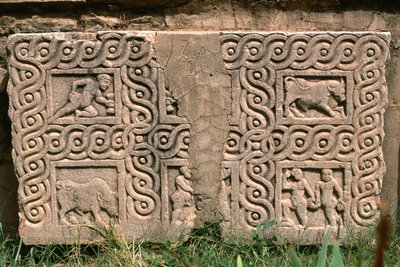 नक्काशीदार सजावट, उच्च शाही अवधि (27 ई.पू.-395 ईस्वी) के साथ वास्तुकला का टुकड़ा (विवरण 267012 देखें) द्वारा रोमन इंपीरियल काल