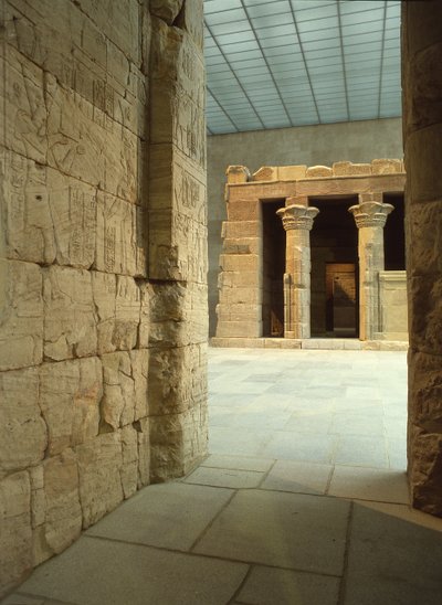 डेंदूर का मंदिर, c.10 ईसा पूर्व (एओलियन बलुआ पत्थर) द्वारा रोमन काल मिस्री