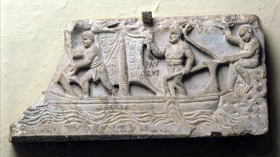 थेक्ला नामक एक जहाज के प्रतीकात्मक प्रतिनिधित्व के साथ एक ताबूत का कवर: सेंट पॉल पतवार रखता है और पाल को चलाता है। द्वारा रोमन रोमन