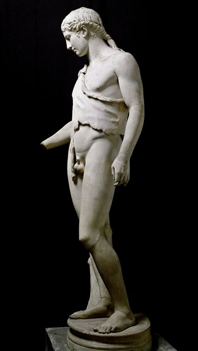 Dionysos (Bacchus, Bacco) का प्रतिनिधित्व करने वाली मूर्ति। चौथी शताब्दी ईसा पूर्व से एक मूल से संगमरमर की मूर्ति। विला एड्रियाना से। रोम म्यूजियो नाजियोनेल रोमानो द्वारा रोमन रोमन