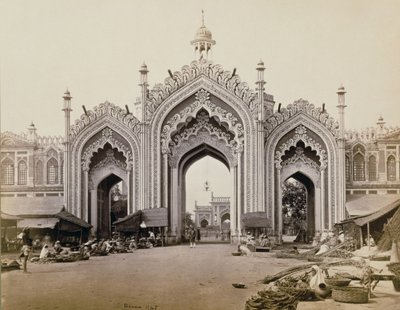 गेटवे ऑफ़ होस्पिनबाद बाज़ार (सीपिया तस्वीर) द्वारा सैमुअल बॉर्न