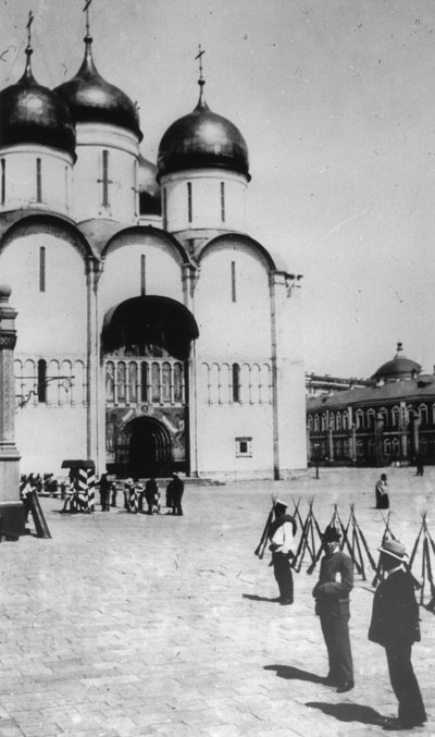 मास्को क्रेमलिन, रूस में 1883 में कैथेड्रल ऑफ डॉर्मिशन। द्वारा Scherer Nabholz and Co