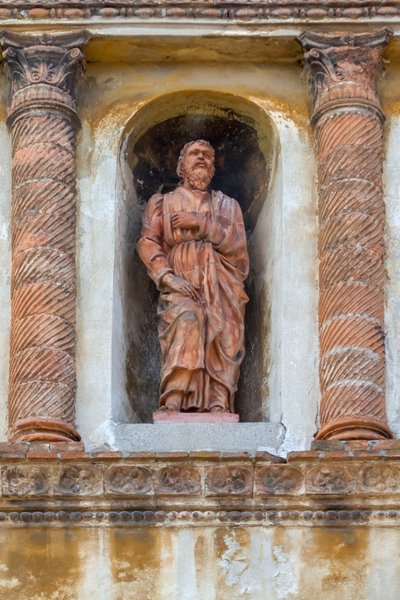 पलाज्जो वैलेंटी गोंजागा के आला में संत, टेराकोटा की मूर्ति, जिसे कासा गुएरिना कहा जाता है, फैनसेलियन शैली में, वाया फ्रैटिनी 5, मंटुआ (यूनेस्को विश्व विरासत सूची, 2008), लोम्बार्डी, इटली द्वारा स्कूल इतालवी