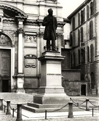 एलेसेंड्रो मंज़ोनी का स्मारक (1785-1873) (कांस्य) (बी/डब्ल्यू फोटो) द्वारा स्कूल इतालवी