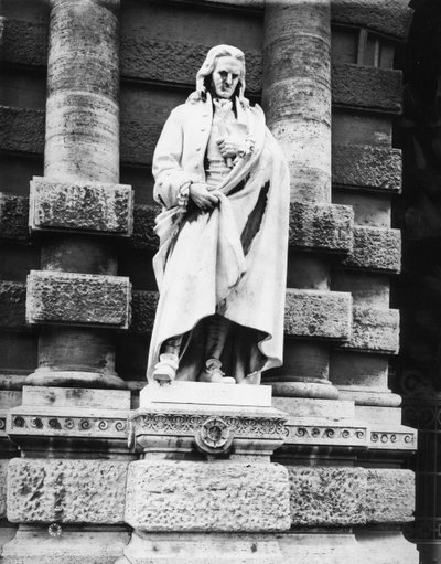 Giambattista Vico की मूर्ति (1668-1744) (संगमरमर) (b/w फोटो) द्वारा स्कूल इतालवी