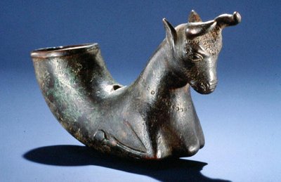 मुड़े हुए पैरों वाला बैल, c.550-330 ईसा पूर्व (कांस्य) द्वारा स्कूल फ़ारसी