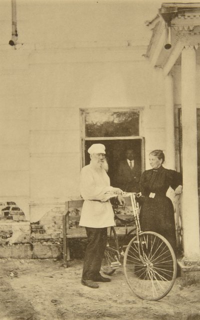 एक साइकिल, रूस, 1890 के दशक के साथ रूसी लेखक लियो टॉल्स्टॉय द्वारा सोफिया एंड्रीवाना टॉल्स्टया