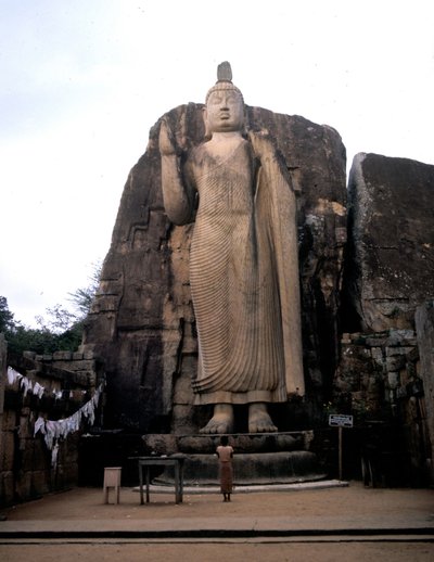 अवुकना के महान बुद्ध। श्रीलंका। 5वीं शताब्दी। द्वारा श्रीलंका का स्कूल