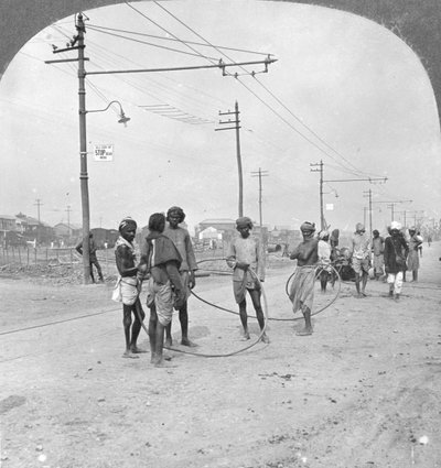 पुरुषों को एक भारी भार खींचने के लिए, रंगून, बर्मा, 1908 द्वारा स्टीरियो यात्रा सह