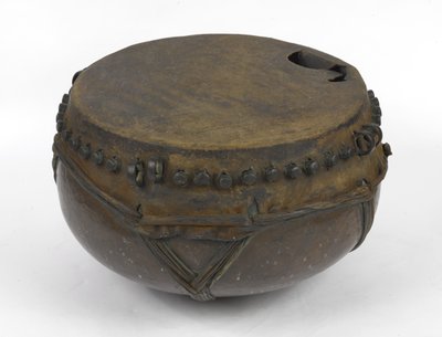 सूडानी केतली ड्रम, c.1898 (तांबा) द्वारा सूडानी स्कूल