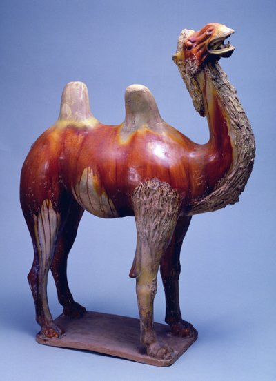 ऊंट, तांग राजवंश (पॉलीक्रोम ग्लेज़्ड पॉटरी) द्वारा Tang Dynasty Chinese School