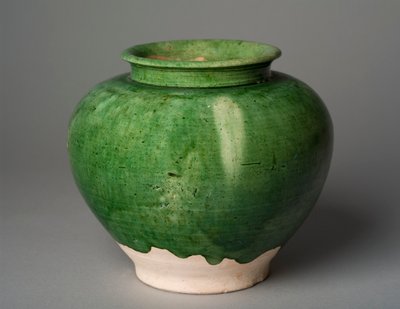 हरा-चमकता हुआ जार (मिट्टी के बरतन) द्वारा Tang Dynasty Chinese School