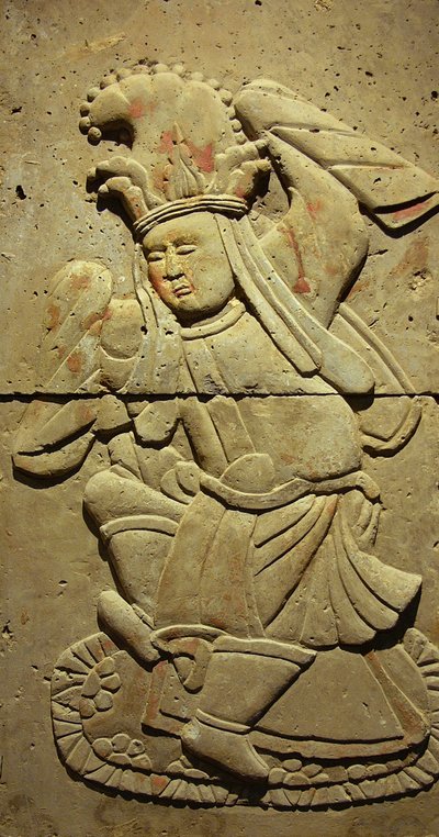 नर्तक, तांग राजवंश (618-907) के साथ टेराकोटा स्टील, शानक्सी प्रांत में खोजा गया, जियान में स्टेल्स वन संग्रहालय। फोटोग्राफी, लियोनार्ड डी सेल्वा, चीन, 2006। द्वारा तांग राजवंश चीनी स्कूल
