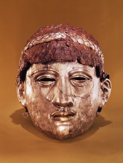 दो भागों (लोहे) में हेलमेट द्वारा Thracian