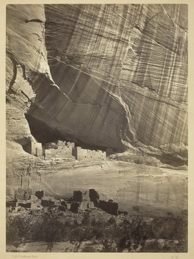 कैनियन डे चेल्ली, एनएम में प्राचीन खंडहर, वर्तमान कैन्यन बिस्तर, 1873 से 50 फीट ऊपर द्वारा टिमोथी OSullivan